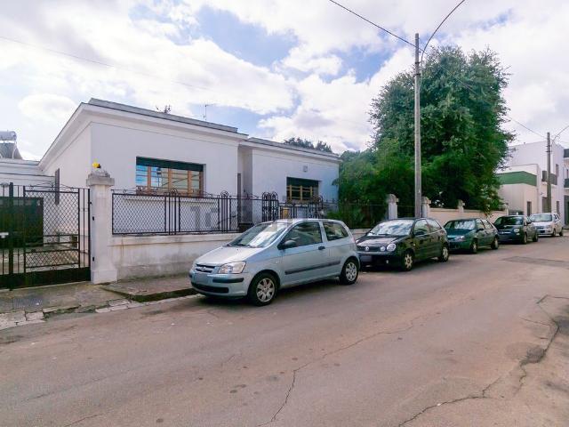 Case e ville in vendita di 390 m² in Via Giuseppe Verdi