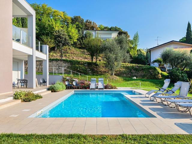 Case e ville in vendita di 390 m² in Via Moretto da Brescia, 34