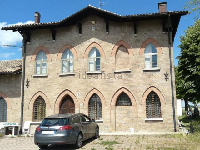Case e ville in vendita di 390 m² in Via Panaria Bassa
