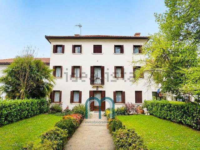 Case e ville in vendita di 390 m² in Via Pestrino, 16