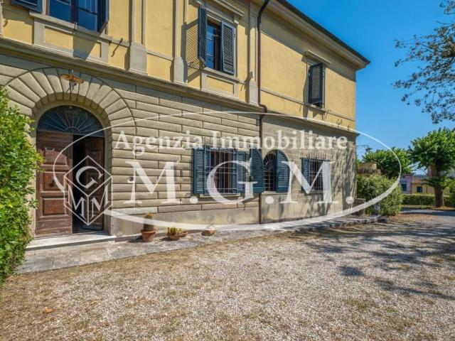 Case e ville in vendita di 390 m² in Vicolo Botteghino, 56033