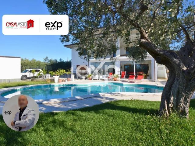 Case e ville in vendita di 390 m² in Contrada Suvaro