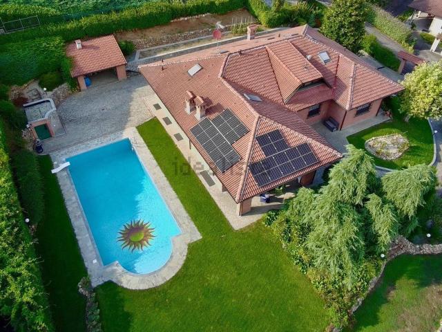 Case e ville in vendita di 390 m² in Strada Pavone