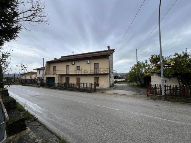 Case e ville in vendita di 393 m²