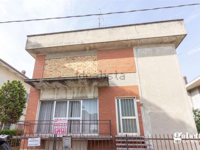 Case e ville in vendita di 395 m²