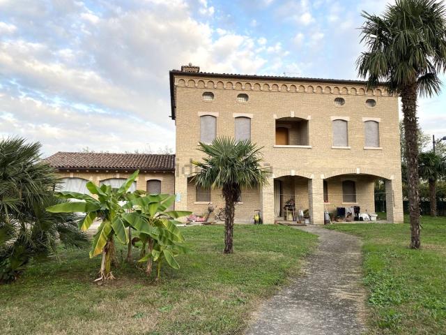 Case e ville in vendita di 395 m²
