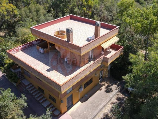 Case e ville in vendita di 396 m² in Strada Vicinale Sant&apos Anatolia, 8