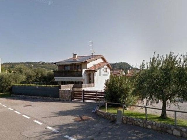 Case e ville in vendita di 396 m² in Strada Villa