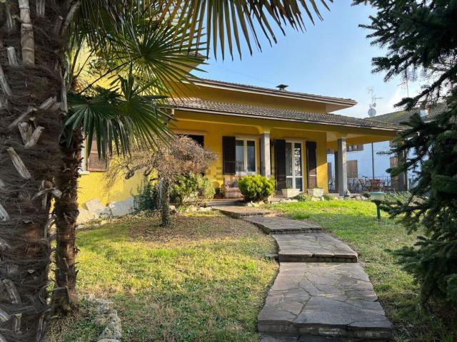 Case e ville in vendita di 397 m² in Via Guglielmo Marconi