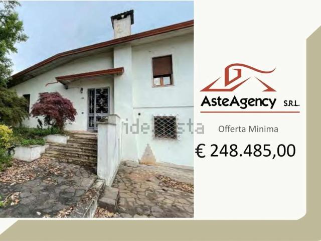 Case e ville in vendita di 397 m² in Via Pastoreria, 10