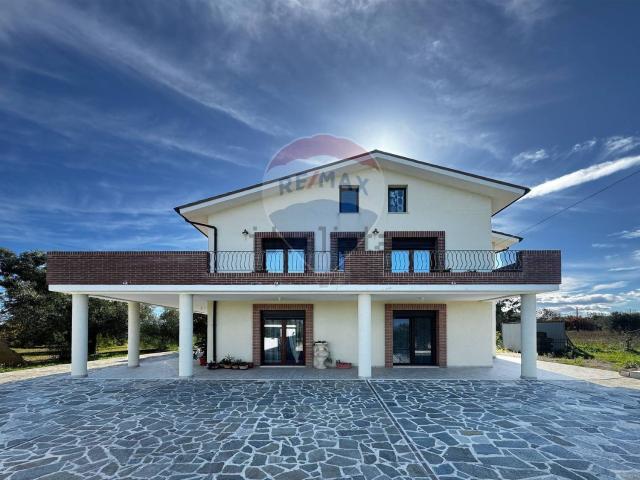Case e ville in vendita di 397 m² in Contrada Bavi
