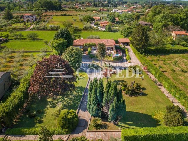 Case e ville in vendita di 398 m² in Via Ariana, 51