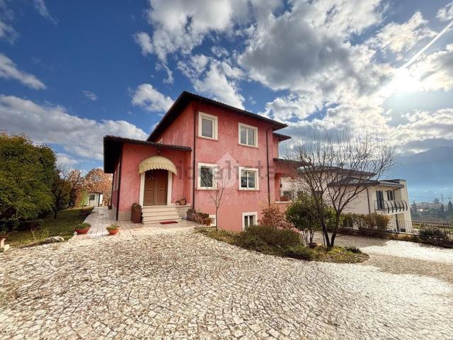 Case e ville in vendita di 398 m² in Via del Torcituro, 20