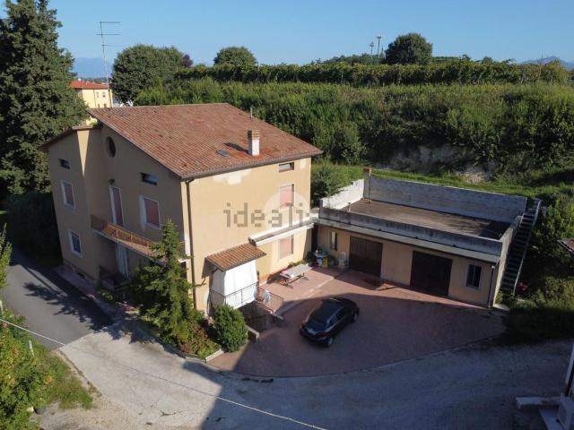 Case e ville in vendita di 399 m² in Via Carlo Marx