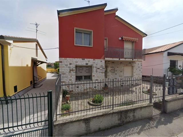 Case e ville in vendita di 39 m² in Via Dante Alighieri, 48