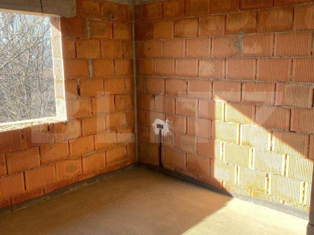 Case 3 camere, 115mp, zona Tisauti