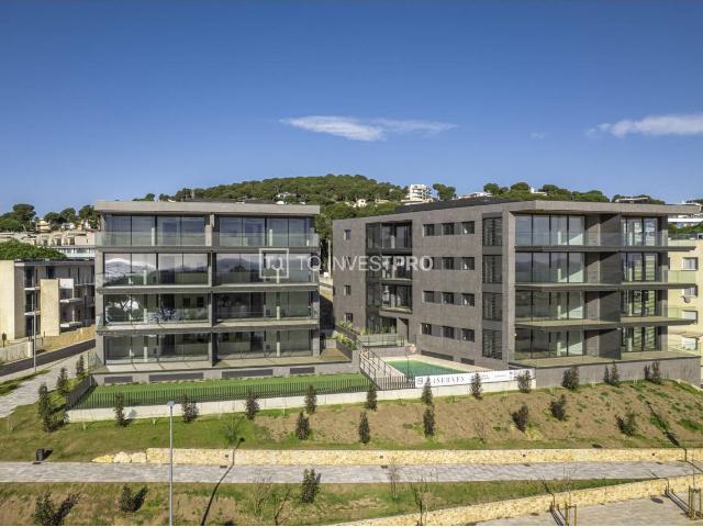 CASERNES Bajo con Terraza