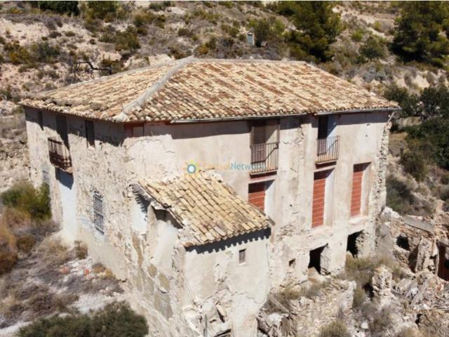 Caserón de venta en Relleu