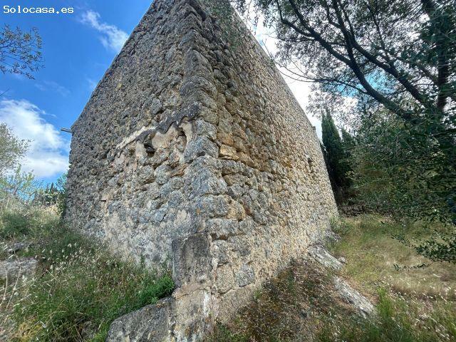 Caseta rústica de piedra con espectaculares vistas a la Serra de Tramuntana en Alaró