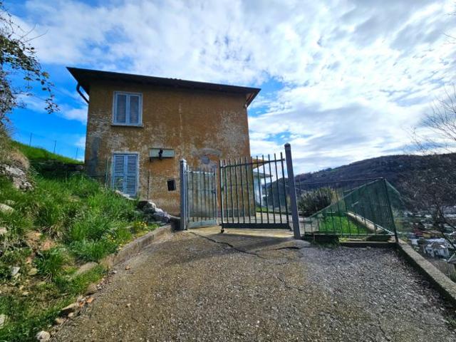 Casetta singola con giardino