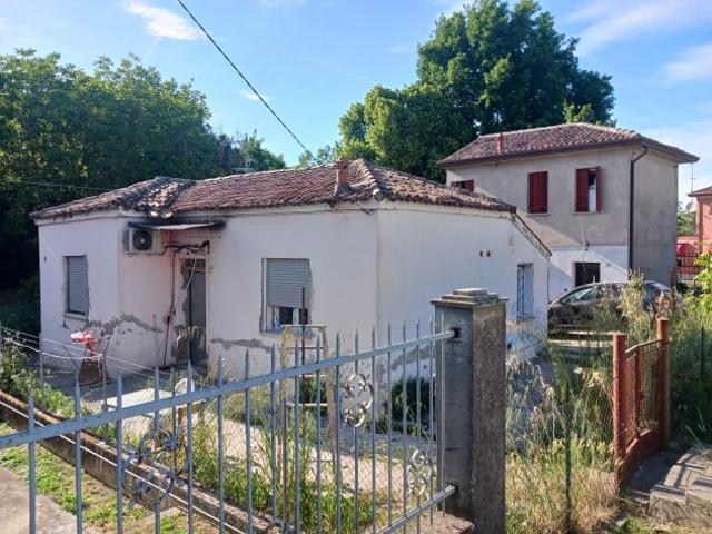 Casette singole con terreno e garage cod. V CS.89