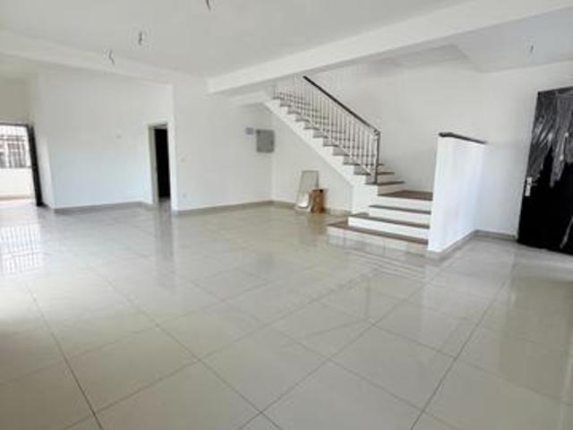 CASIRA 3 Endlot Unit Bukit Raja Klang 2 Storey Terrace house for sale