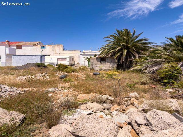 CASITA PARA REFORMAR CON TERRENO URBANO EN ARICO NO HIPOTECABLE