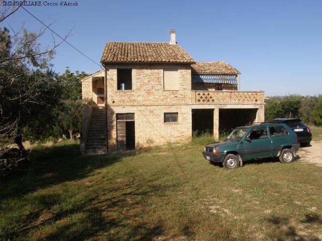 Casolare in vendita a Monsampolo del Tronto, Monsampolo
