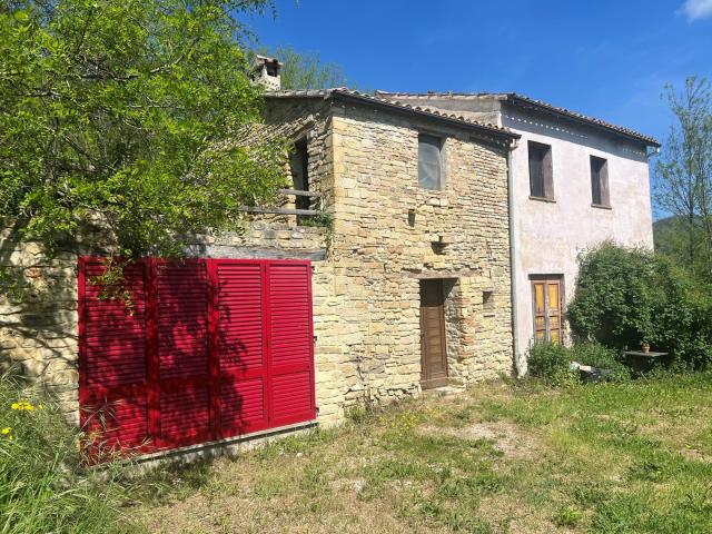 Casolare in pietra con un accessorio 250m² Isola del Piano