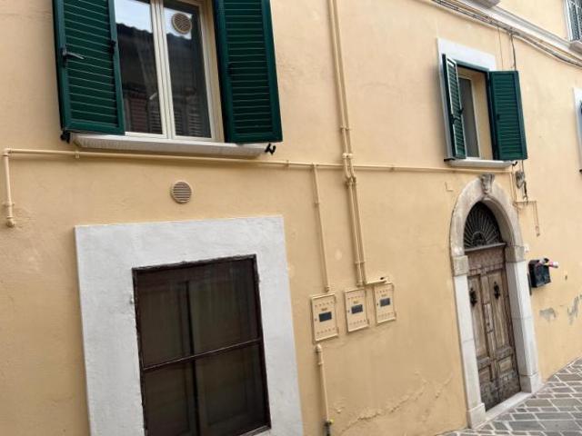 Casoli vendesi appartamento 3 vani 135 Mq