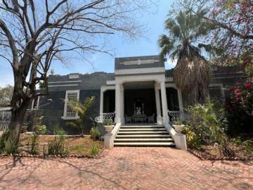 CASONA COLONIAL EN VENTA SOBRE AVENIDA COLON, EN GARCIA GINERES, MERIDA