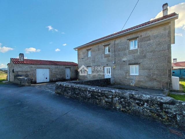 CASONA DE PIEDRA EN A CURRA, CARNOTA
