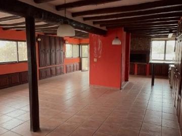 Casona en Rivadavia