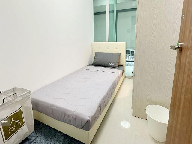 Caspian D22, Condominium