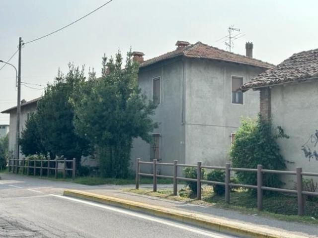 Cassano d'Adda cascina con terreno