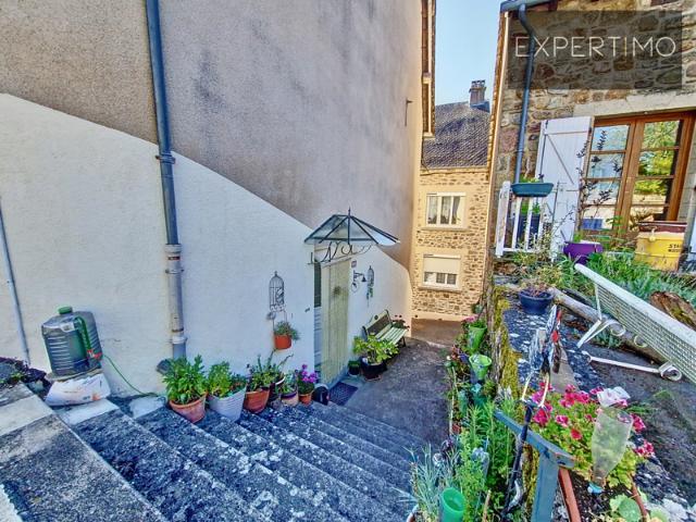 Cassagnes Bégonhès Maison de village avec garage et pannea