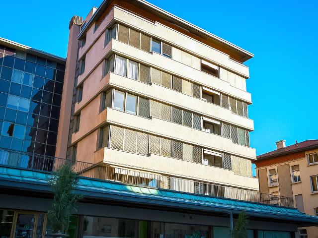 Cassarate Grosse 3,5 Zimmer Wohnung in strategischer Lage