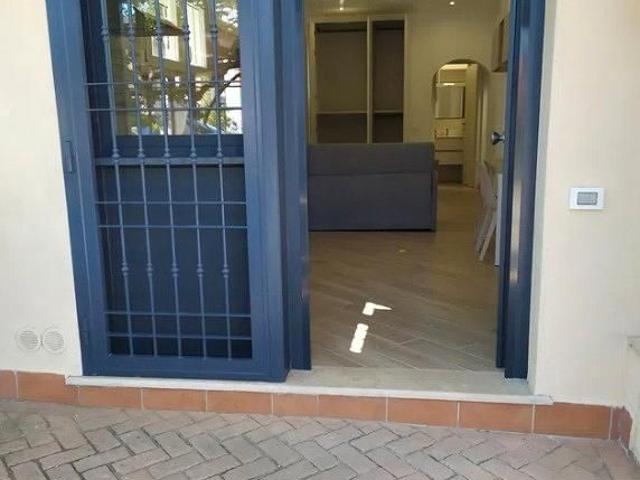 CASSIA LA STORTA MONOLOCALE ARREDATO Con TERRAZZO
