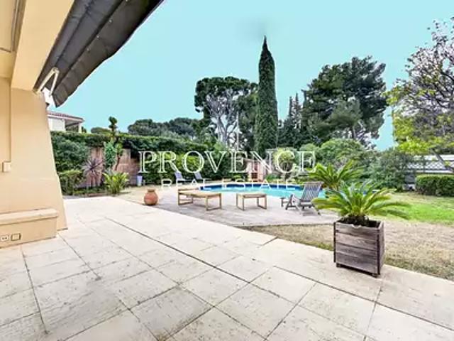 Cassis 13260 Achat / Vente maison 5 pièces t5 piscine