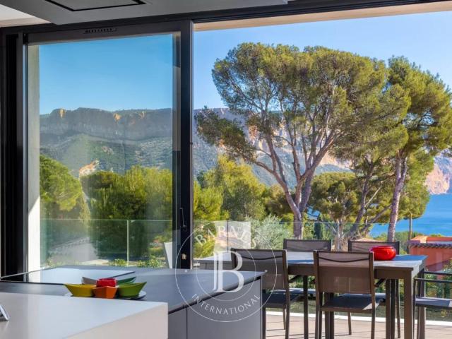 CASSIS PRESQU'ILE MAISON CONTEMPORAINE VUE MER ET CAP CANAIL