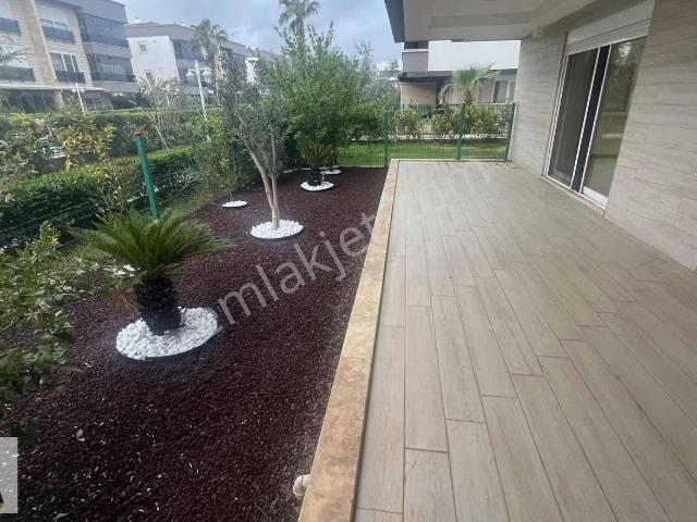 Catta Villa Sitesinde Her Odada Klimalı Büyük Bahçe Katı 3+1