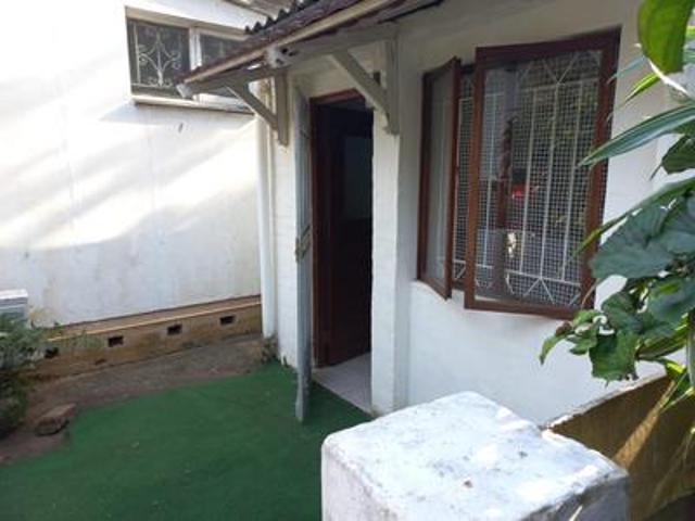 cat friendly musgrave garden flatlet !