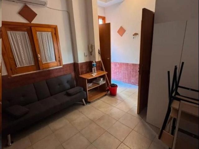 Catania bilocale arredato si residenza