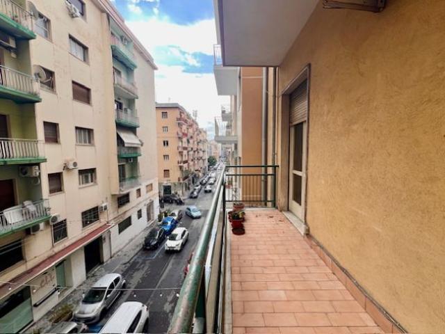 Catania, in Via Monfalcone vendesi appartamento di circa 100 mq