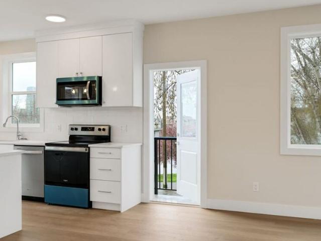 Catherine Mews Apartments 3 Bedroom Apartment for Rent at 710 Catherine St, Victoria, BC V9A 3T8 Victoria West