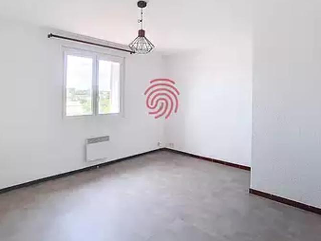 Caux 34720 Location appartement 3 pièces t3 au dernier étage