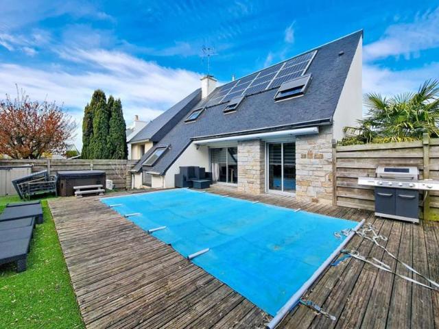 CAUDAN: Maison d'architecte avec piscine chauffée et sous sol complet