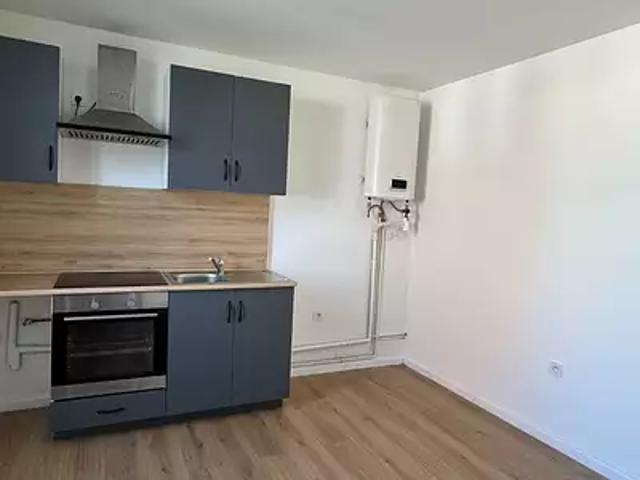 Caudebec lès Elbeuf 76320 Location appartement 2 pièces t2 au dernier étage cave