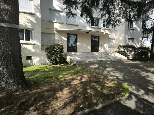 Caudéran T3 rénové avec joli balcon