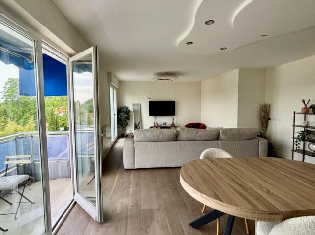 CAUDERAN, BEAU T3 RENOVE AVEC SOIN DANS UNE RESIDENCE DE QUALITE